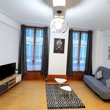 Charmant T2 Meuble Quartier Chateau De Pau Buitenkant foto